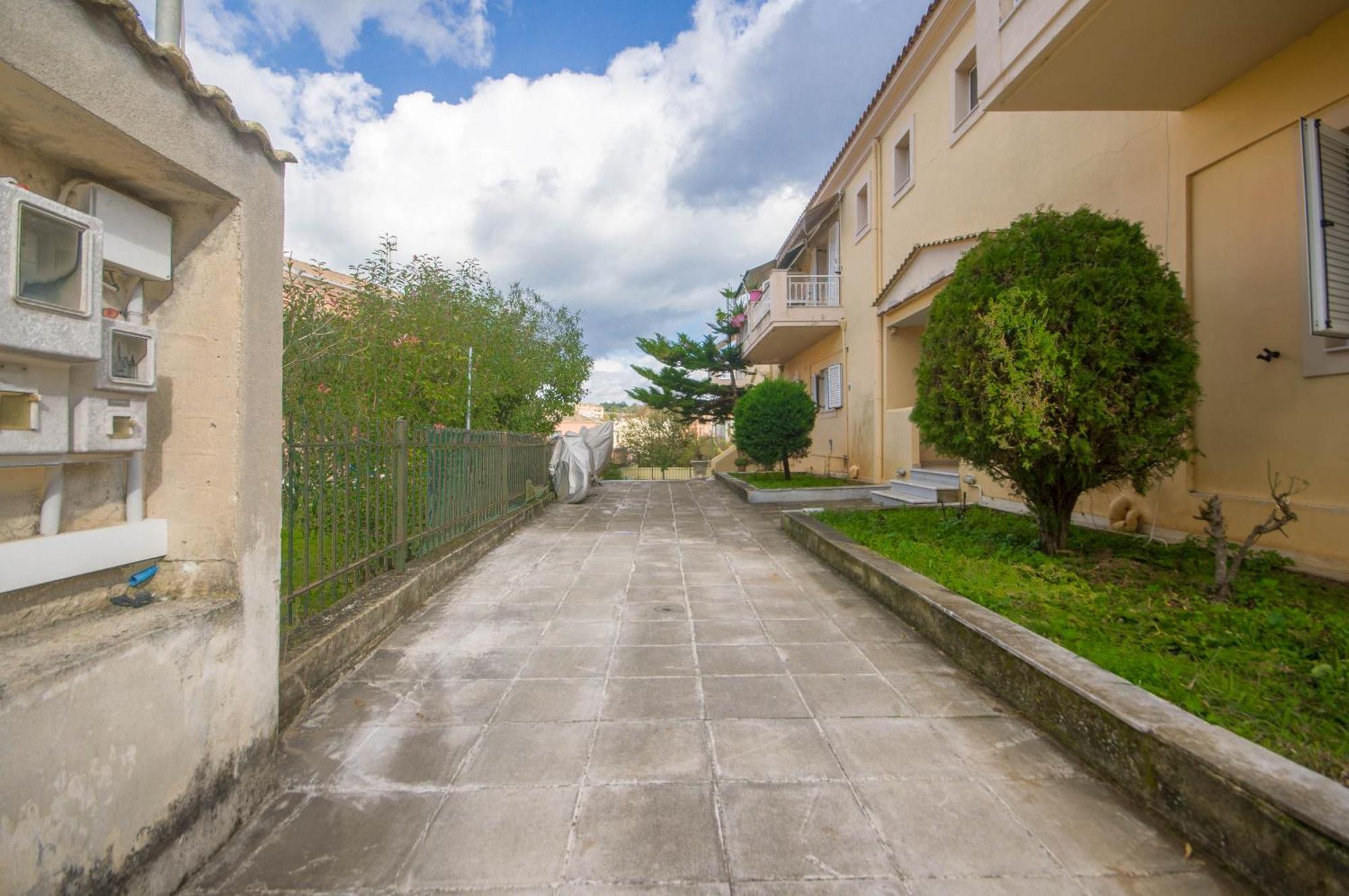 Διωροφη Μεζονετα-2Km Απο Το Κεντρο-Iliana House Apartment Alepou Ngoại thất bức ảnh